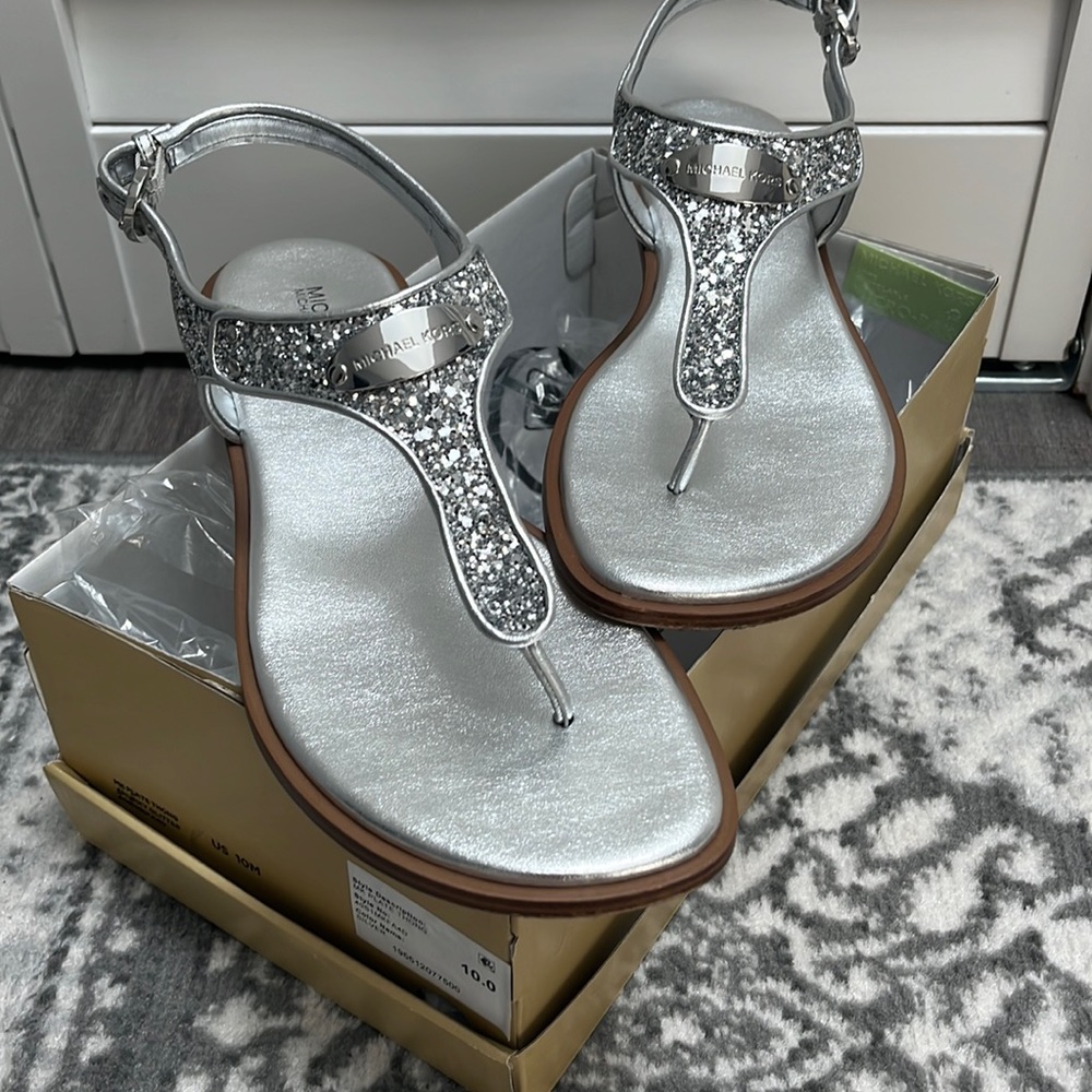 Micheal Kors Plate Thong Chunky Glitter Sandal size 10m